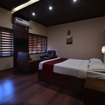 The Garuda Hotels Thrissur Exterior foto