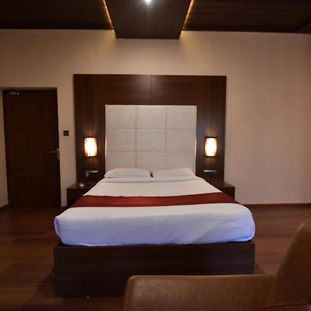 The Garuda Hotels Thrissur Exterior foto