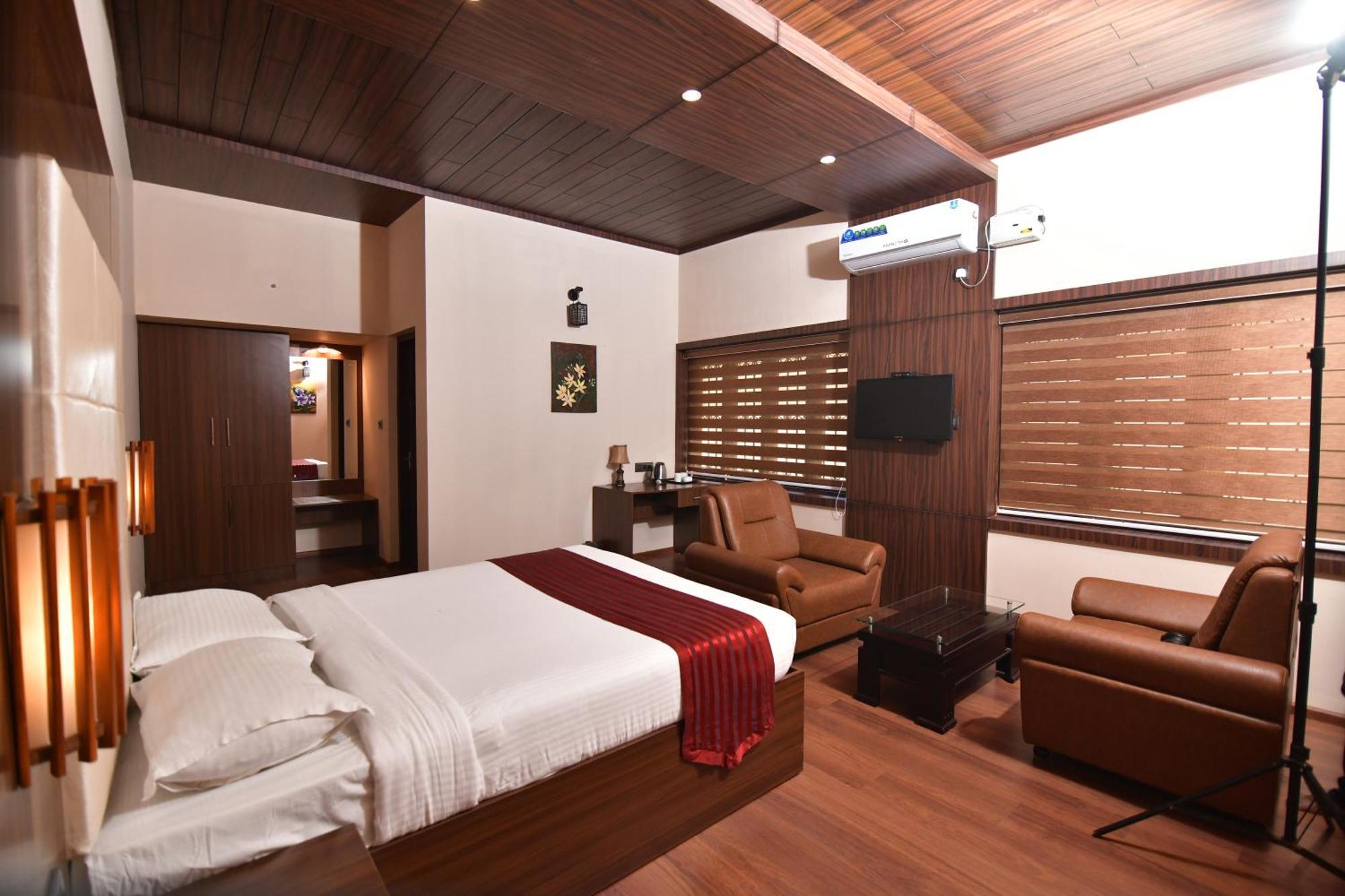 The Garuda Hotels Thrissur Exterior foto
